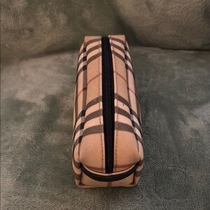 Burberry Nova Beige and Black Checkered zippered pencil Pouch Vintage
